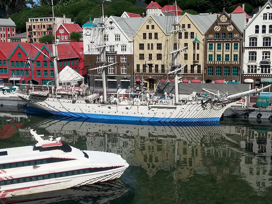 LEGOLAND Billund water boats and city