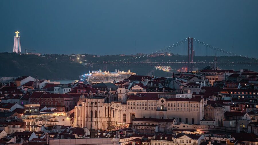 Lisbon Ponte 25 de Abril dusk