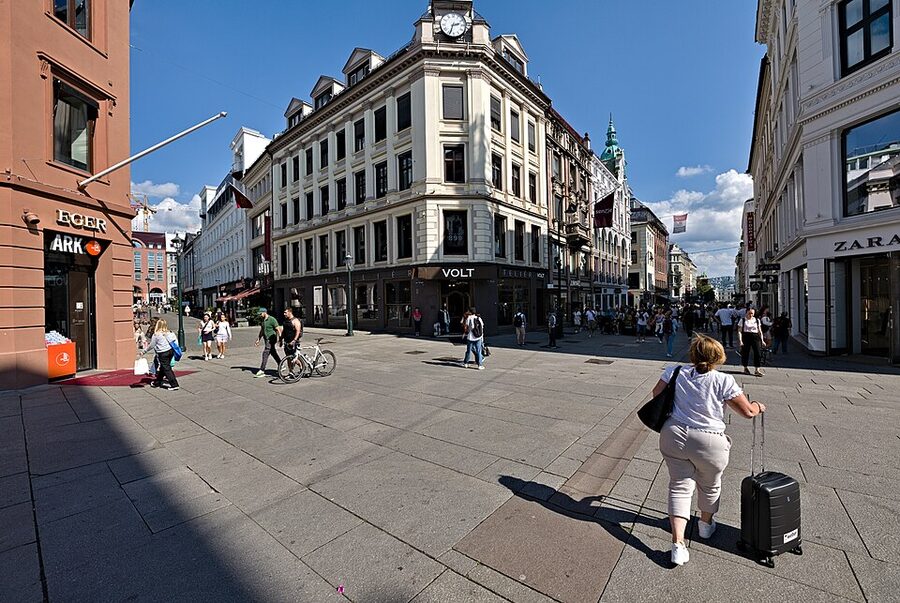 Karl Johans gate Oslo main shopping street