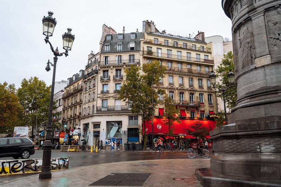 Classic Parisian architecture and street life in Montmartre