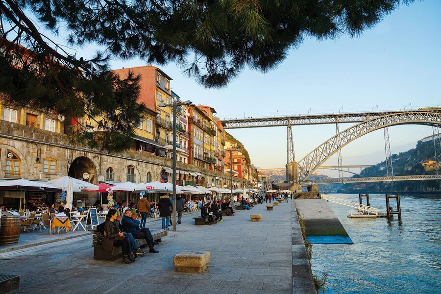 Porto Ribeira waterfront with boats on the Douro