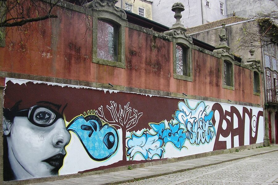 Passeio das Virtudes hillside viewpoint Porto