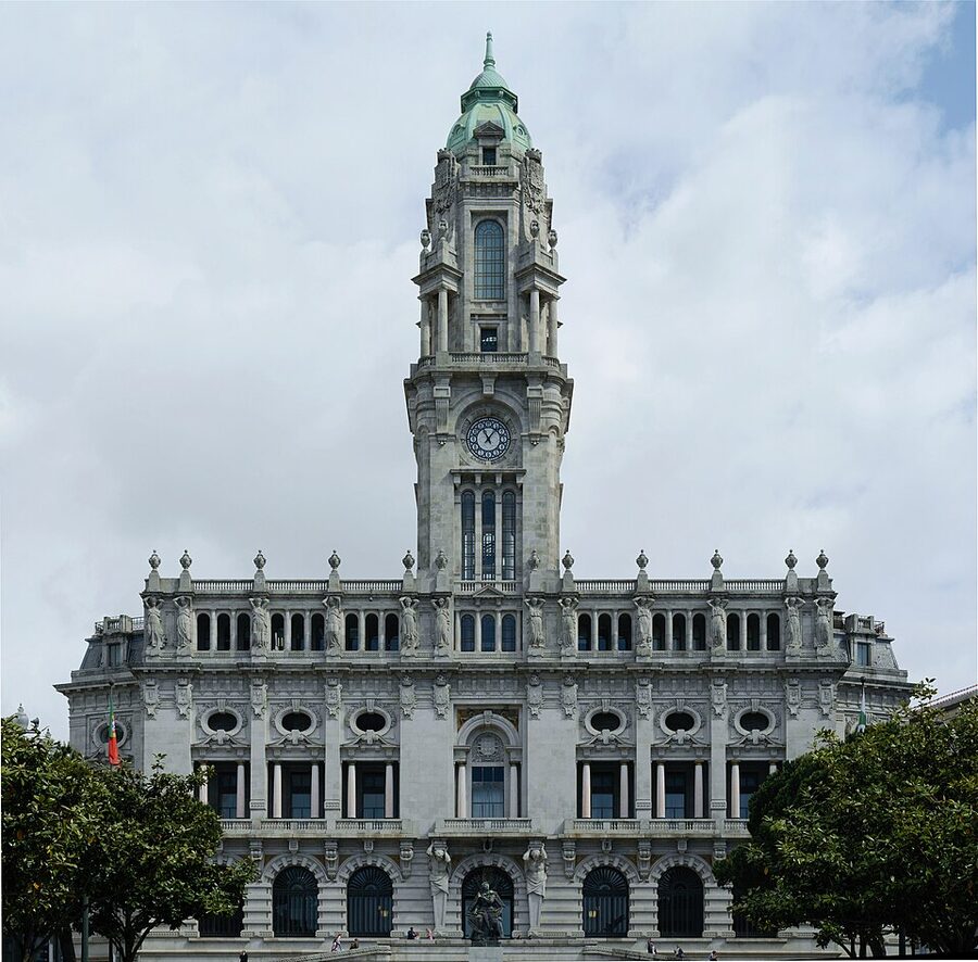 Porto riverfront view from the Dom Luis bridge