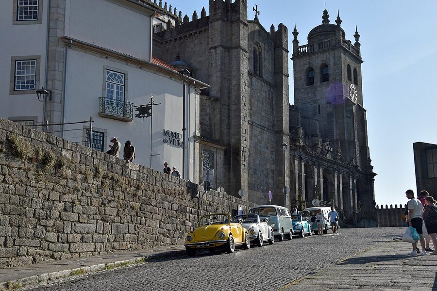 Porto Cathedral Se exterior with twin towers