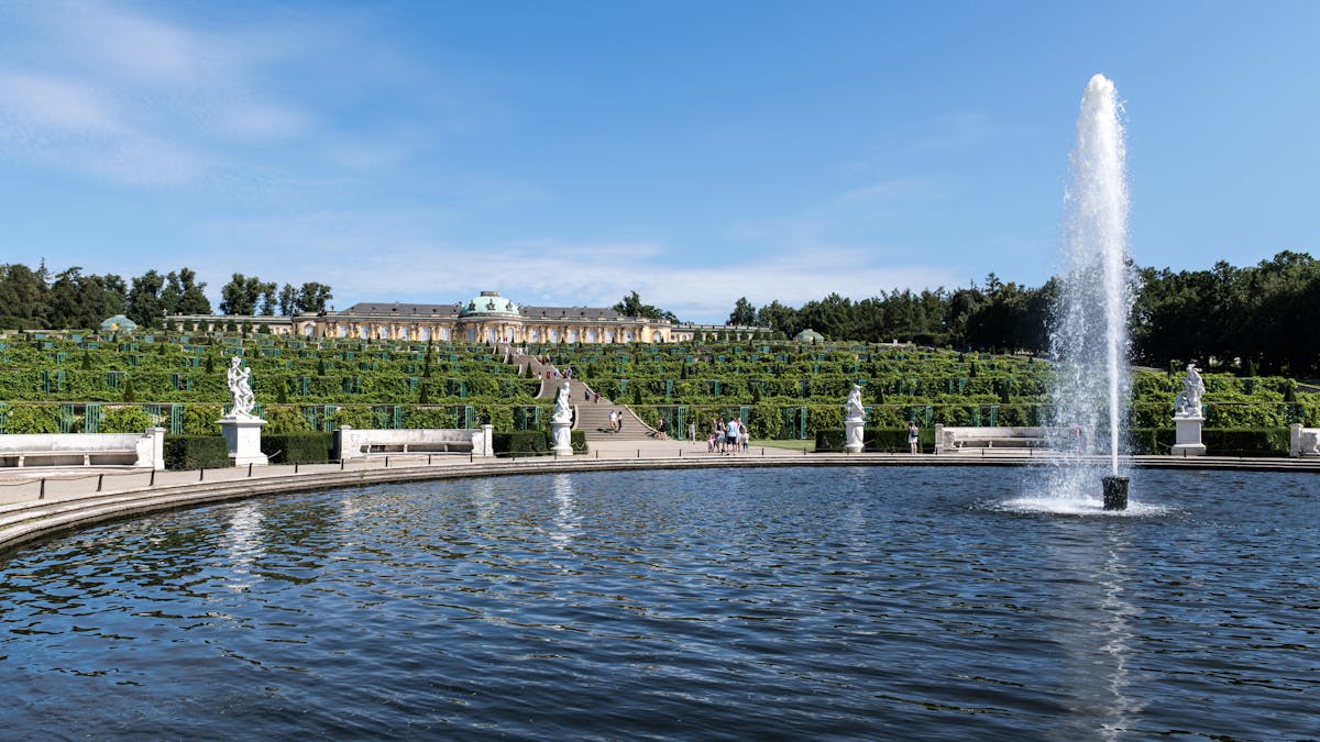 Great Fountain in front of Sanssouci Palace with terraced vineyard