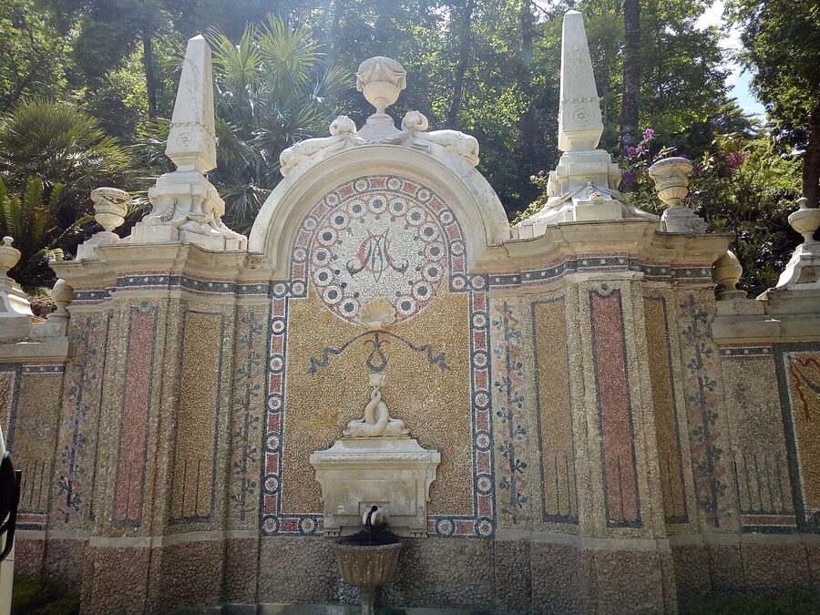 Fonte da Abundancia fountain at Quinta da Regaleira