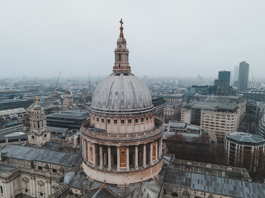 Saint Paul aerial view London skyline