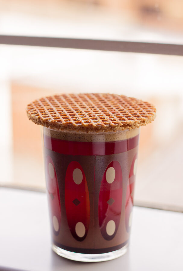 How to eat a warm stroopwafel