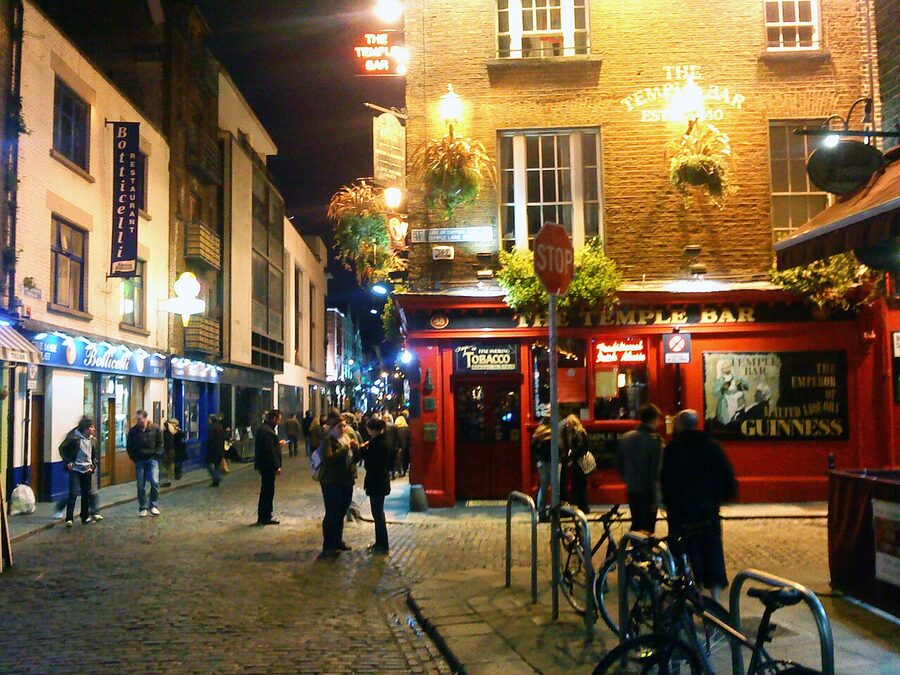 Temple Bar Dublin at night