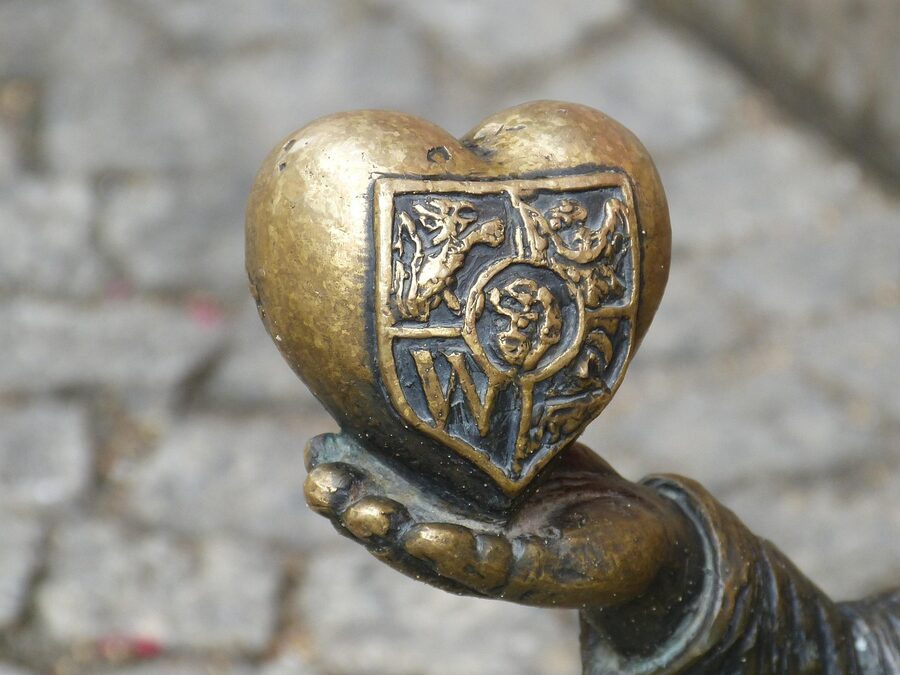 Wroclaw heart-hand dwarf statue on the Rynek