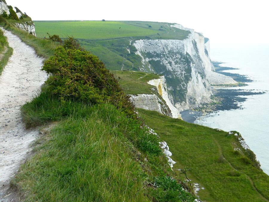 Coastal path along the White Cliffs of Dover