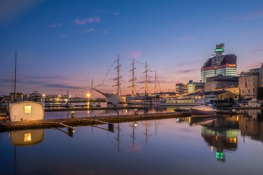 Boats and ships at Gothenburg harbor near Lilla Bommen