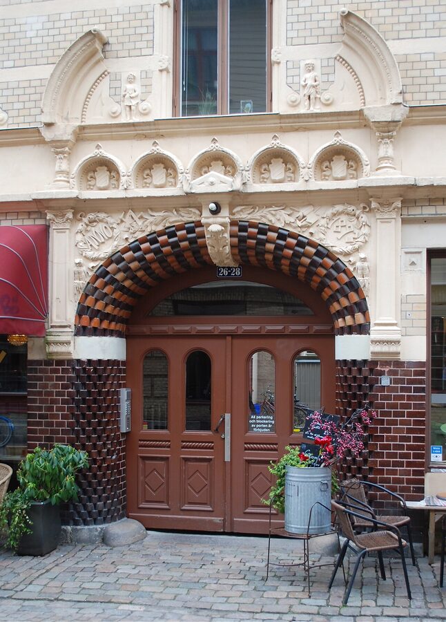 Entrance to Haga Nygata 26-28 in Gothenburg
