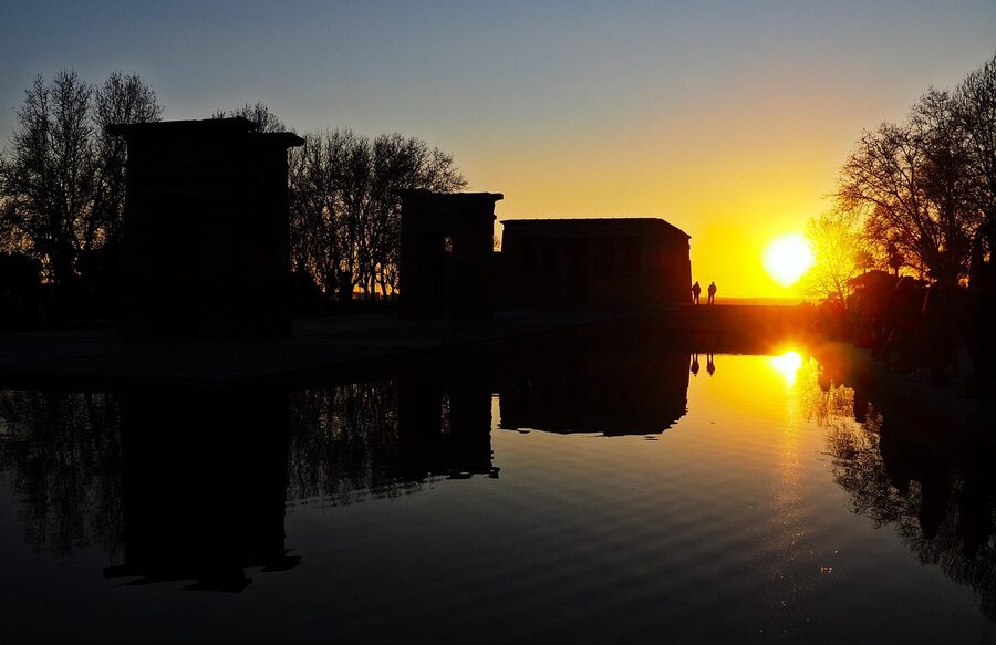 Templo de Debod Madrid sunset golden hour