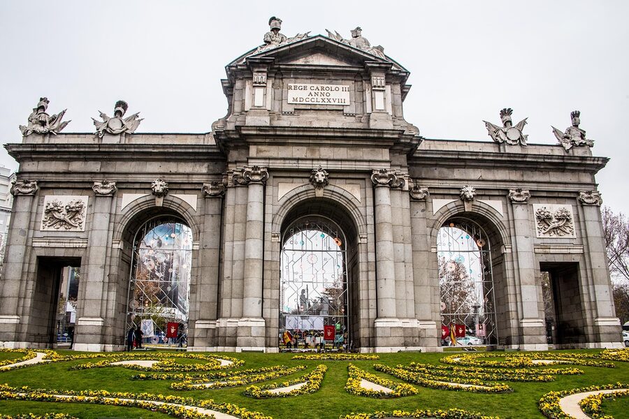 Puerta de Alcala monument Madrid central park boundary