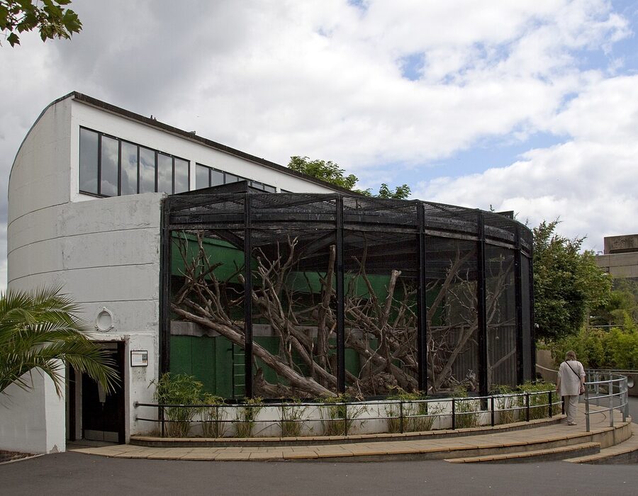 Old Gorilla House by Berthold Lubetkin London Zoo