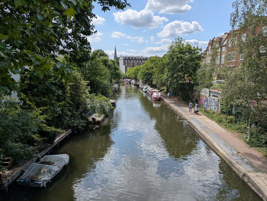Narrowboats on Regent's Canal