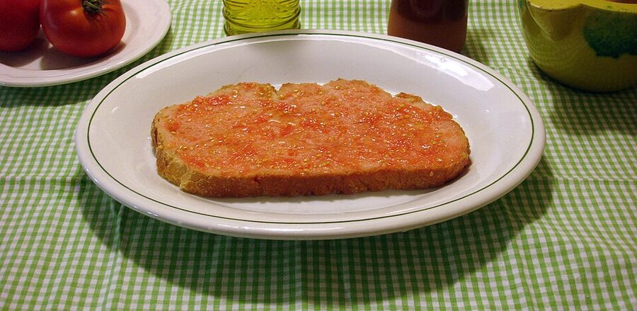 Traditional Catalan pa amb tomaquet bread