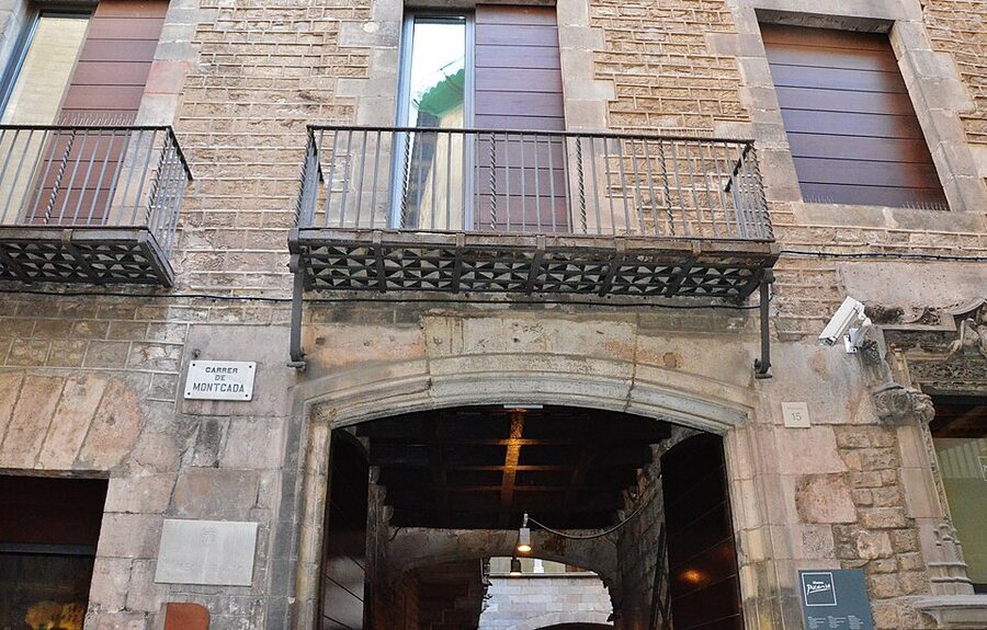 Museu Picasso Barcelona courtyard architectural detail