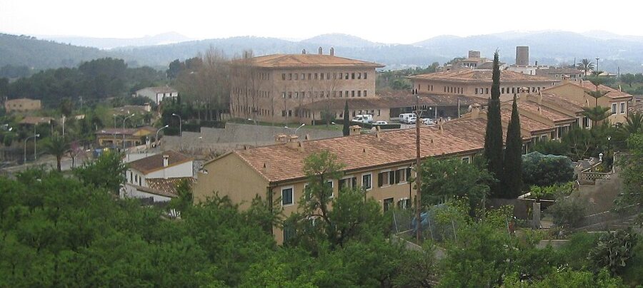 Calvia village in Mallorca surrounded by countryside