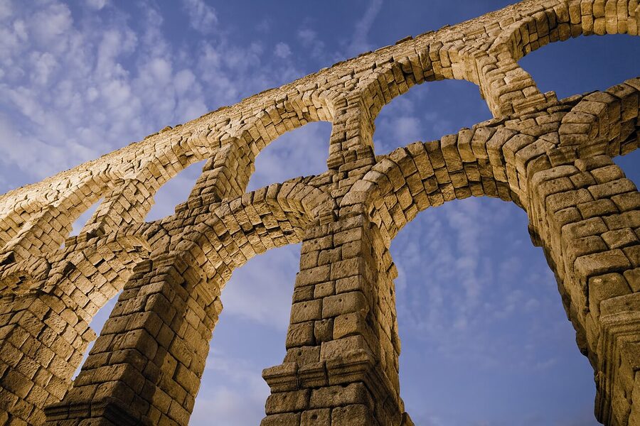 Wide view of the Aqueduct of Segovia spanning the city