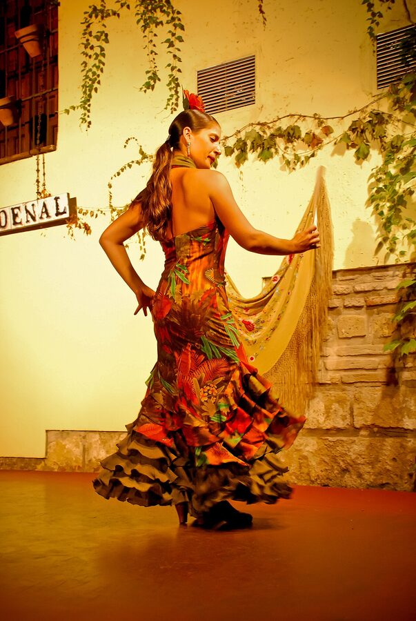Tablao Cordobes Barcelona dancers mid-performance