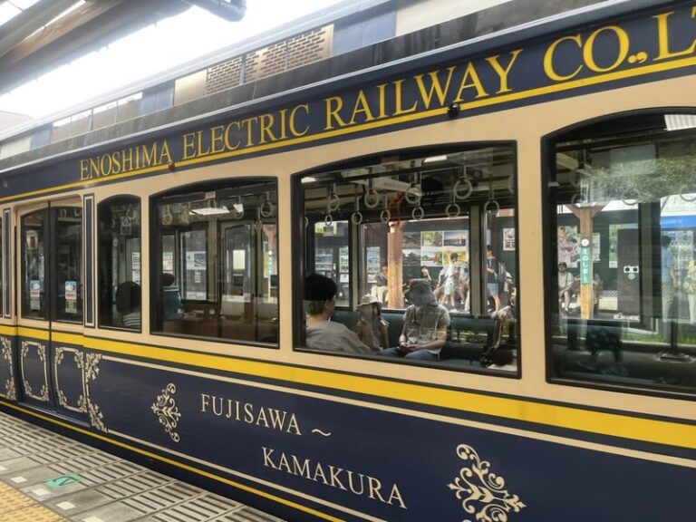 1-Day Kamakura and Enoshima Tour: Shrines, Seaside, Temples and Tea - Hokokuji’s bamboo grove and tea house