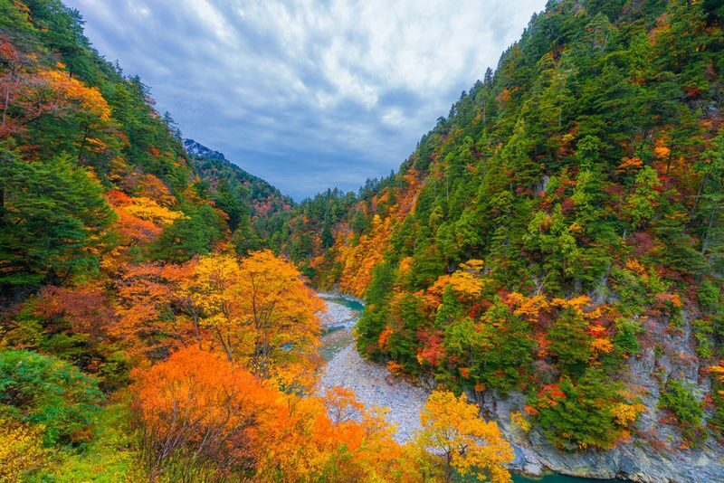 1 Day Tour from Kanazawa: Kurobe Gorge and Unazuki Onsen - A first look at Unazuki’s onsen-town character