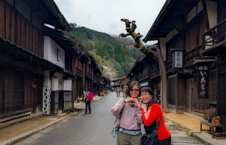 1-Day Tour from Nagoya: Hiking the Historic Nakasendo Trail - The 8-kilometer walk to Magome