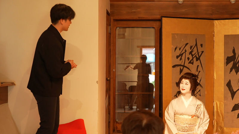 1 Hour Geisha Show in Asakusa Tokyo - What happens during the one-hour session