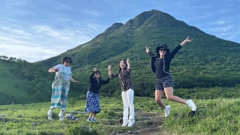 2-Hour Yufuin Tour - Mt. Yufu Trailhead: a photo stop with room to look up