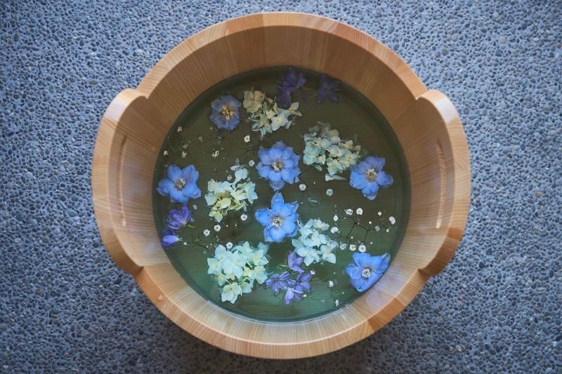 Arashiyu Foot Bath Cafe & Blissful Foot Massage Spa (Kamakura) - A quiet break in a compact Kamakura spa