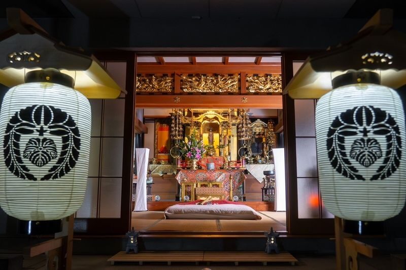 Aroma Massage with Bamboo stick at the Temple 120min - From foot bath to bamboo-stick massage