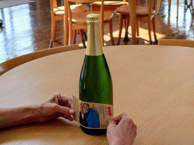 Asahikawa-Fukagawa Cidre Ticket -3 Tastings & Hokkaido Snacks - Three ciders, with a juice option for younger visitors