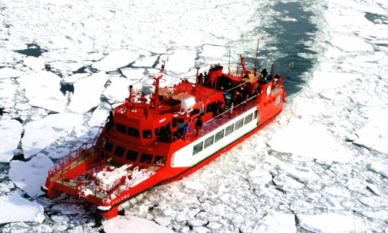Asahiyama Zoo & Frozen Ice Sea Sunset Cruise Day Trip from Sapporo - Two hours among Asahiyama’s animals