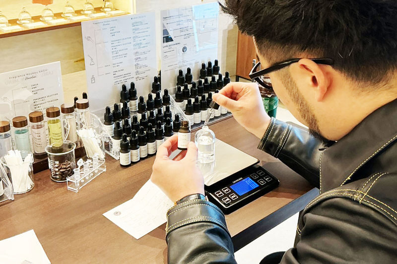 Asakusa, Tokyo | 90-minute DIY Perfume Making Experience - Choose from over 50 types and create 50ml - Is the price worth it?