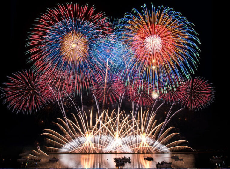 Atami Fireworks Day Tour: Optional Hakone & Mount Omuro & Kamakura Route (Optional Hotel Pickup and Drop-off) - Enoden and the Slam Dunk crossing