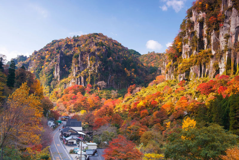 Autumn Limited: Kokonoe Bridge, Usa Shrine, Yabakei from Fukuoka - Hitome Hakkei: eight views, one lunch break