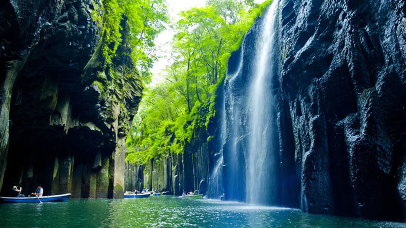 Chartered car self-guided tour (customized itinerary) | Fukuoka, Kumamoto, Oita (Beppu), Nagasaki, Saga, Miyazaki Takachiho - Mount Aso: a dramatic day with a long drive
