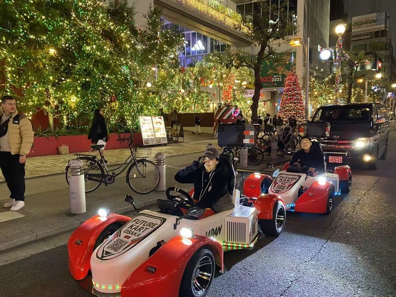 EV Osaka Street Cart Adventure - The guide makes the hour work