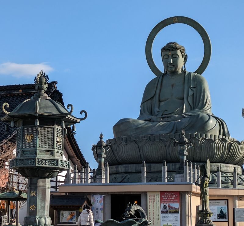 From Kanazawa: Amaharashi Coast, Big Buddha and Shokawa River Cruise - Amaharashi Coast and the chance of a mountain view