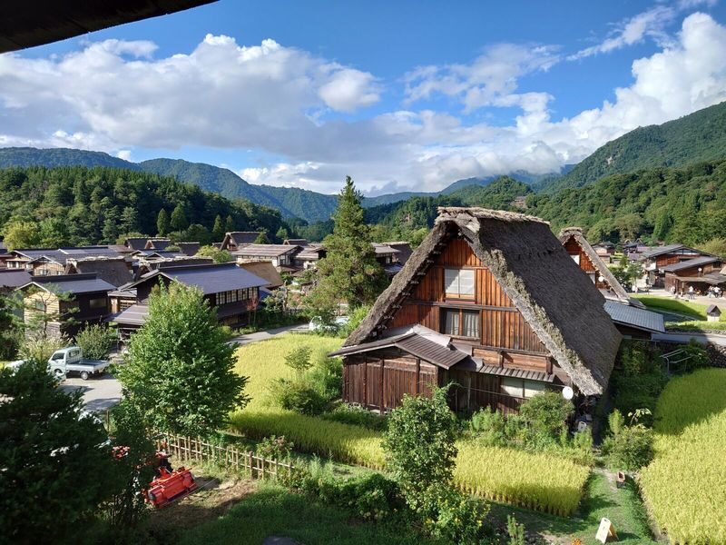 From Kanazawa: Shirakawa-go, Gokayama and Wood Carving Village - Ainokura: mountain houses and washi paper