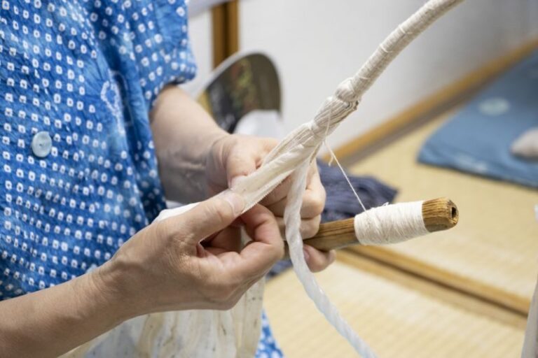 From Nagoya: Crafting Traditions in Tokoname and Arimatsu - Arimatsu puts the craft in front of you