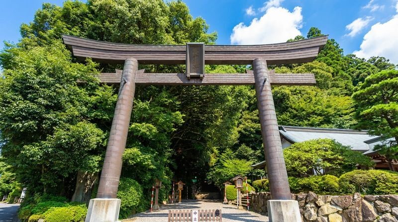 Fukuoka Takachiho Gorge & Amanoiwato Shrine Full-Day Guided Tour - Walking the paths at Takachiho Gorge