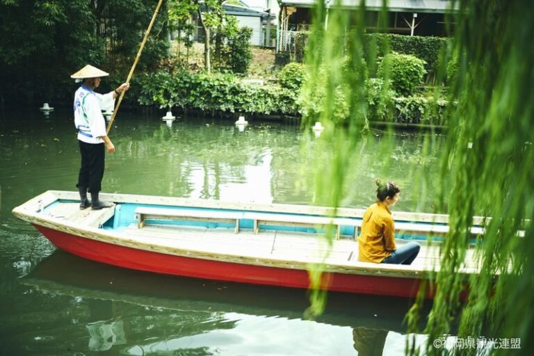 Fukuoka Yanagawa Canals Full-Day River Cruise with Mari Craft - A guide who makes the day interactive