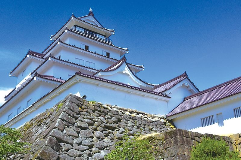 Fukushima Aizuwakamatsu Tsuruga Castle & JR Tadami Line One Day Tour (From Sendai) - Tsuruga Castle and Aizu’s samurai past
