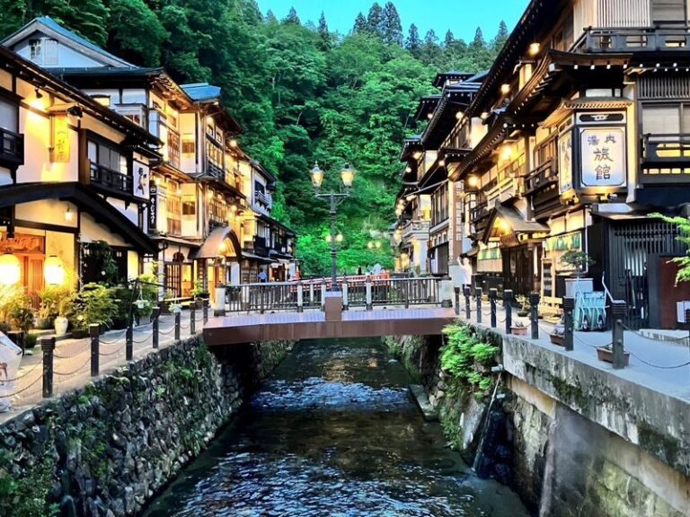 Ginzan Onsen Private Roundtrip Transfer from Oishida Station - Two hours to see the town