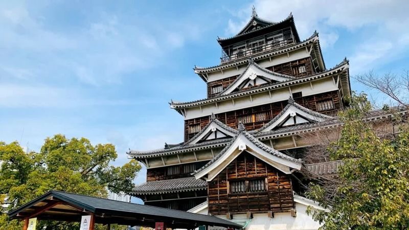 Half-Day Hiroshima Highlights Tour - Shukkei-en Garden: a calm start with a longer story