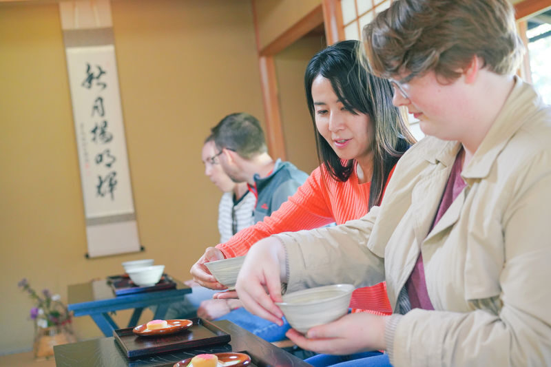Himeji Castle Easy Bike Tour: Samurai History, Garden & Matcha - Cycling Around the Castle Town