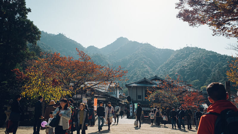 Hiroshima to Miyajima: Private 6-Hour Tour with Local by Ferry - Hiroshima’s memorial sites need room for reflection